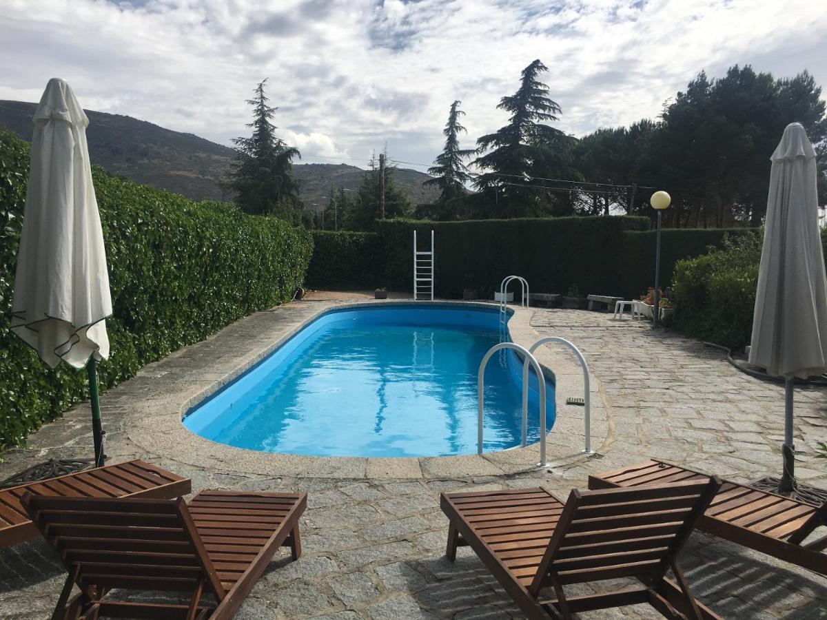 Villa Aurelia - Casa De Campo Con Jardin Y Piscina Entre Madrid Y Segovia Ortigosa del Monte Esterno foto