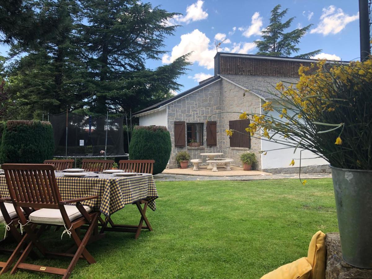 Villa Aurelia - Casa De Campo Con Jardin Y Piscina Entre Madrid Y Segovia Ortigosa del Monte Esterno foto